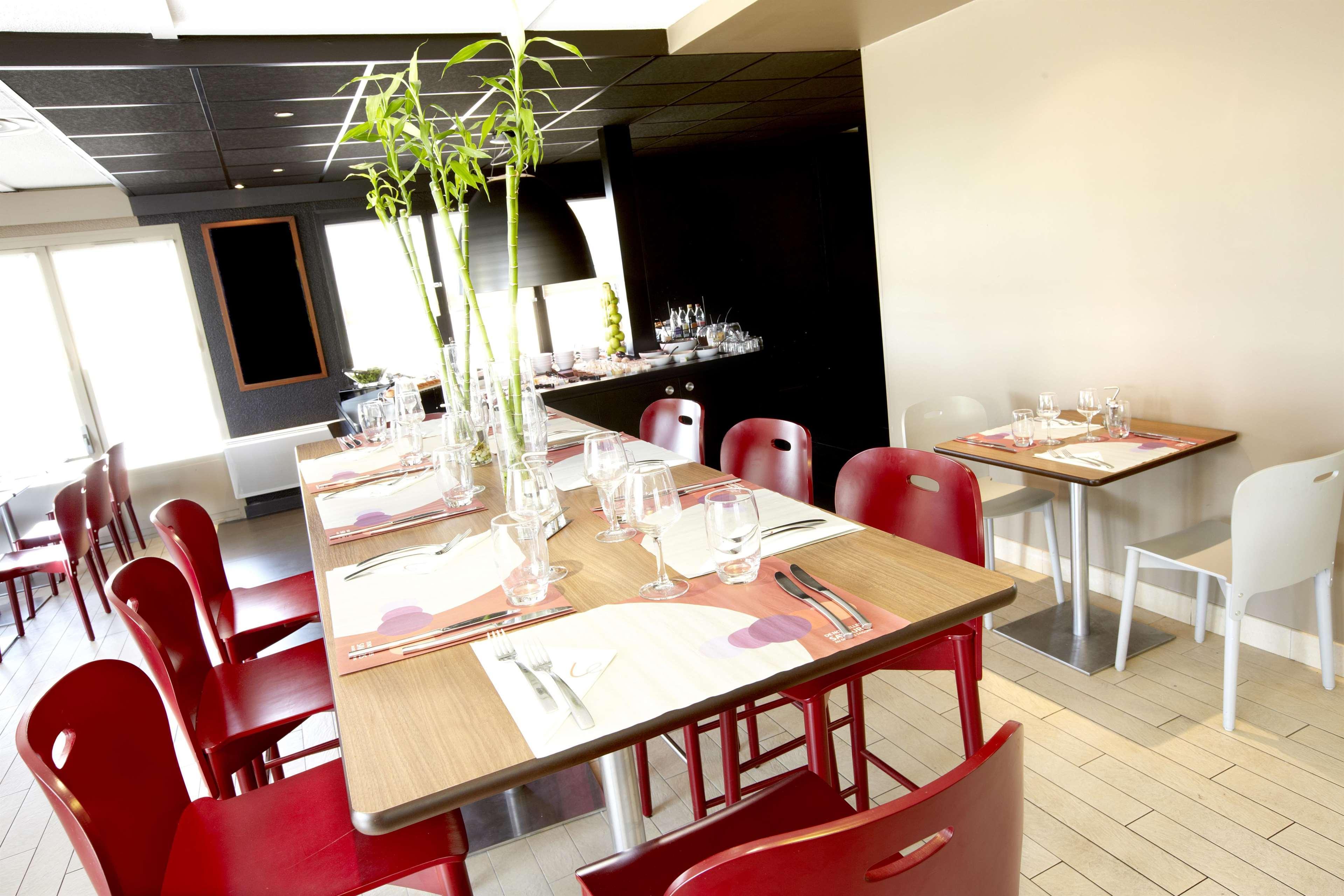 Hotel Campanile Salon-De-Provence Restaurant foto