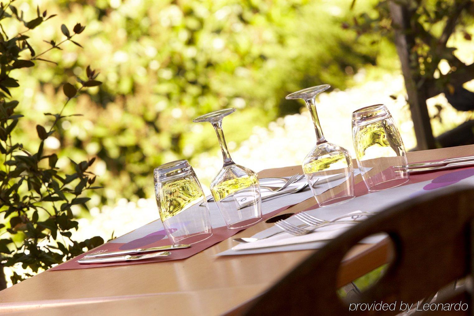 Hotel Campanile Salon-De-Provence Restaurant foto